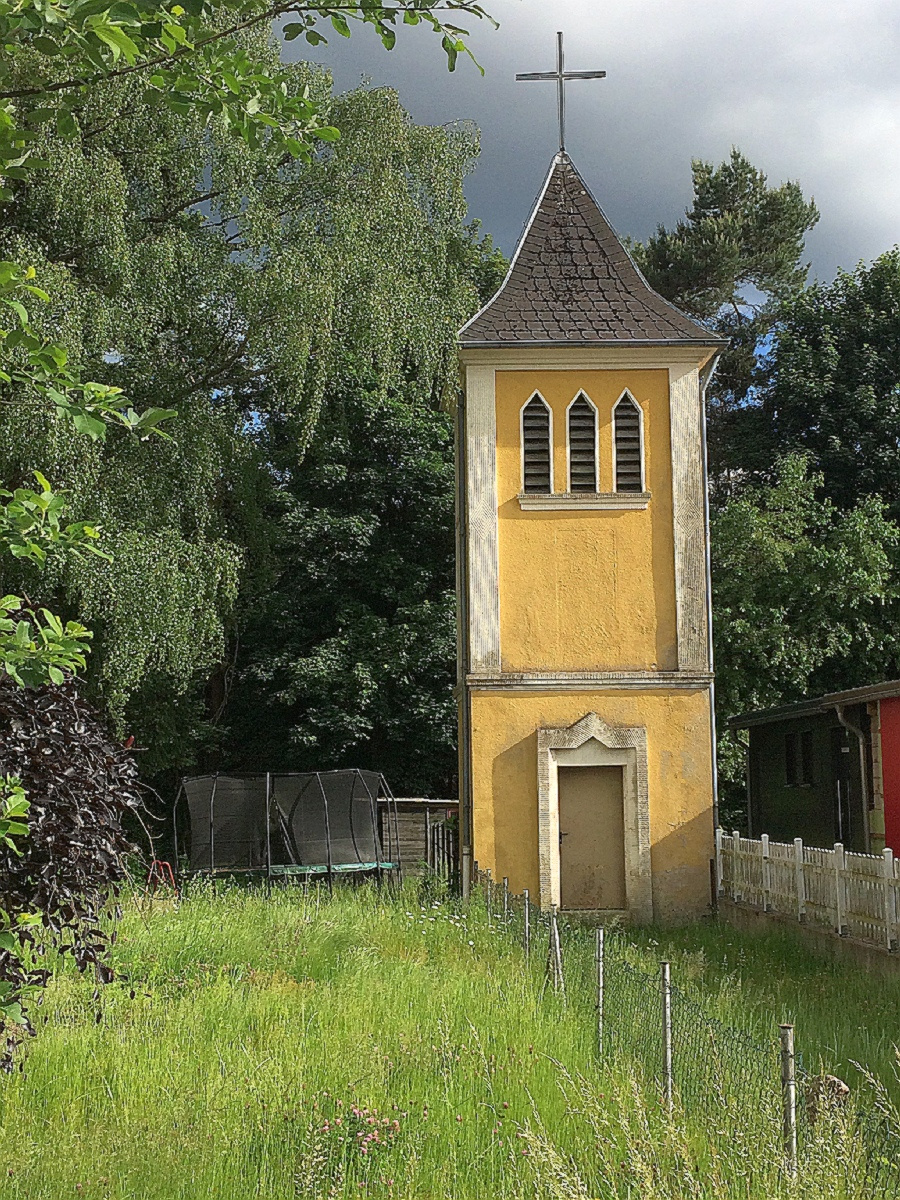 Kirchturm in Neunkirchen-Kohlhof (Foto: H.-J. Strack)