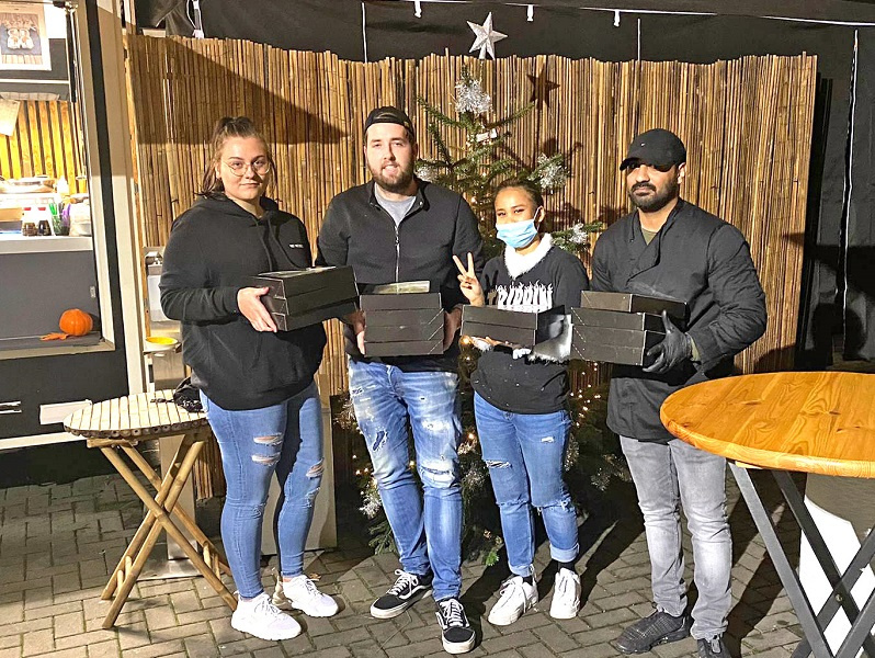 Das Team der Sushi-Twins in Neunkirchen bedankt sich mit 50 Portionen Sushi bei den Pflegekräften im Diakonie Klinikum Neunkirchen