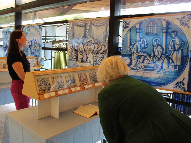 In der Ausstellung sind sowohl Originale zu sehen wie großformatige Poster, Fotos: evks/Eulenstein