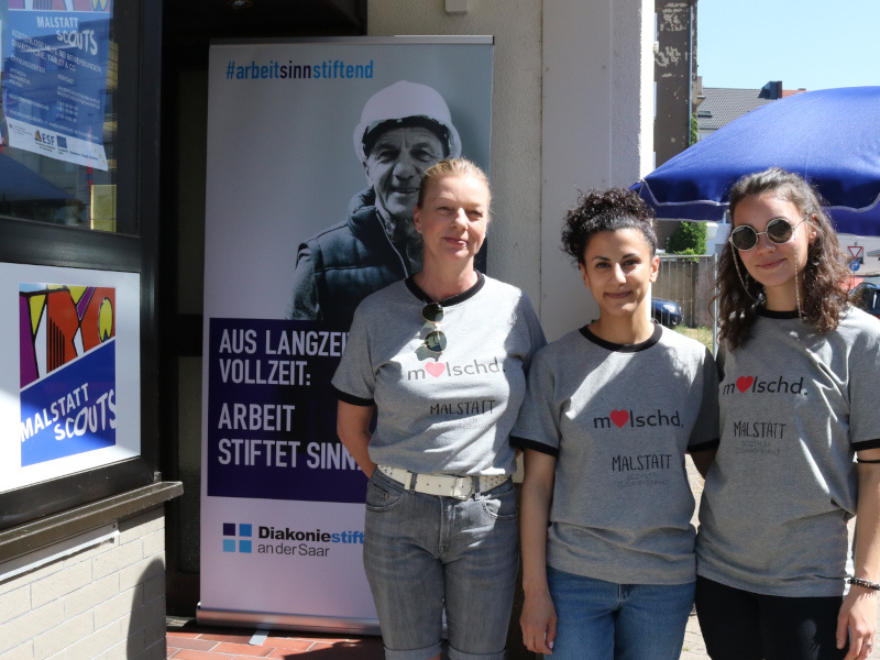 Bettina Zeller, Haifa Jelassi und Louisa Frischbier beraten zu digitalen Themen.